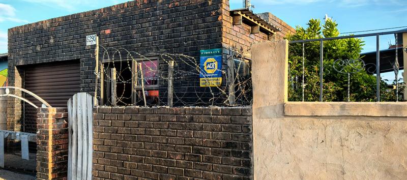 2 Bedroom Property for Sale in Kwanonqaba Western Cape